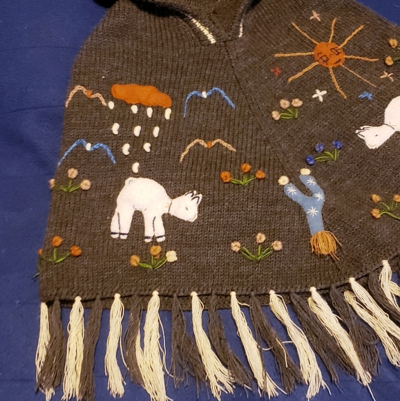 Appliqued ~ Embroidered ~ Hooded Poncho ~ NWOT - Picture 2 of 6